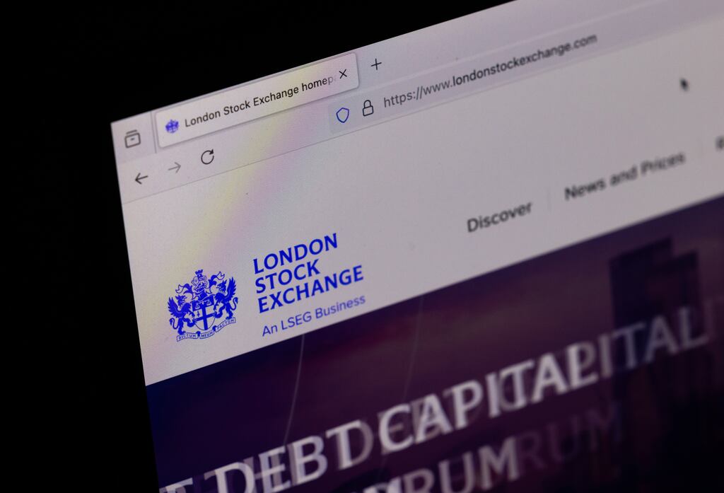 The blue-chip FTSE 100 smashed through the psychological 8,600 mark for the first time to close up 1 per cent at 8,646.88 points as investors cheered a healthy set of corporate updates, while a surge in precious metal miners also boosted the index.