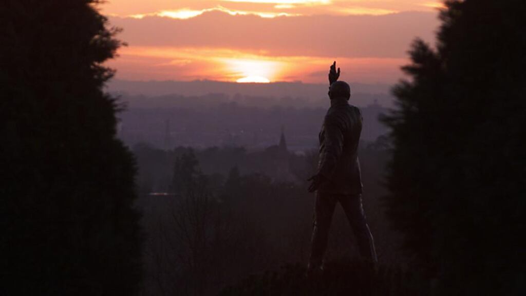 Luí na gréine ag Stormont. grianghraf: alan betson/the irish times