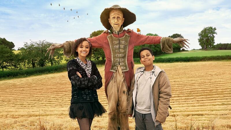 Mackenzie Crook and friends in Worzel Gummidge