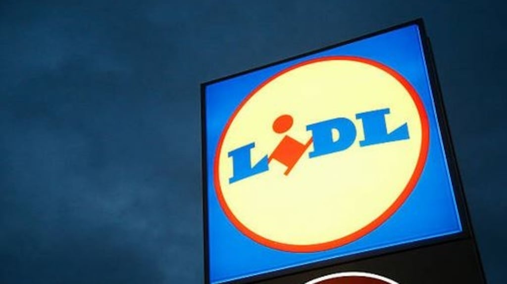 Lidl  had proposed closing its current store at Cortober on the Roscommon side of Carrick-on-Shannon,  and developing a two-storey outlet on a greenfield site close to a retail park on the Dublin side