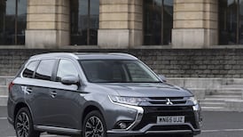 50	Mitsubishi Outlander PHEV: An electric revolution but the price is too high