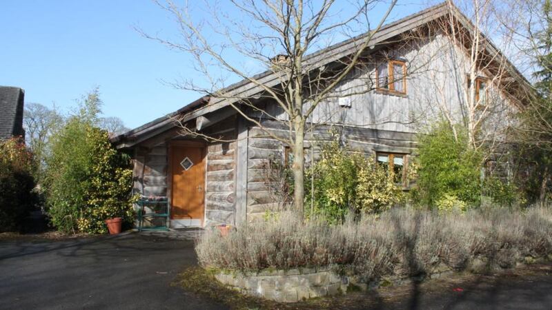 5 Highfields Lodge is part of the Highfields Golf Resort in a complex of 10 cedar lodges