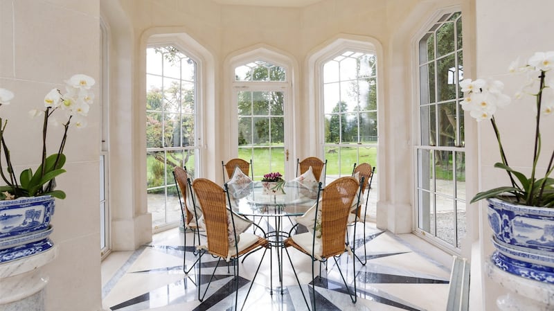 Dining nook in the orangery.