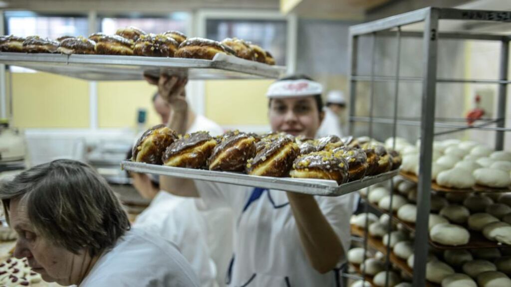 Writing in the journal Open Heart, leading US cardiovascular research scientist Dr James DiNicolantonio said a “compelling argument can be made for the general lack of evidence in support of a low-fat diet”. Advising people to replace saturated fat with carbohydrates or omega 6 polyunsaturated fats was not supported by scientific research, he said. Photograph: Wojciech Pacewicz/EPA