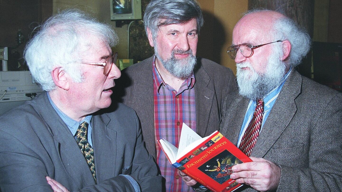Robert Dunbar at the launch of his book, Enchanted Journeys, in the National Museum with Seamus Heaney and publisher Michael O’Brien. Photograph: Joey Cleary