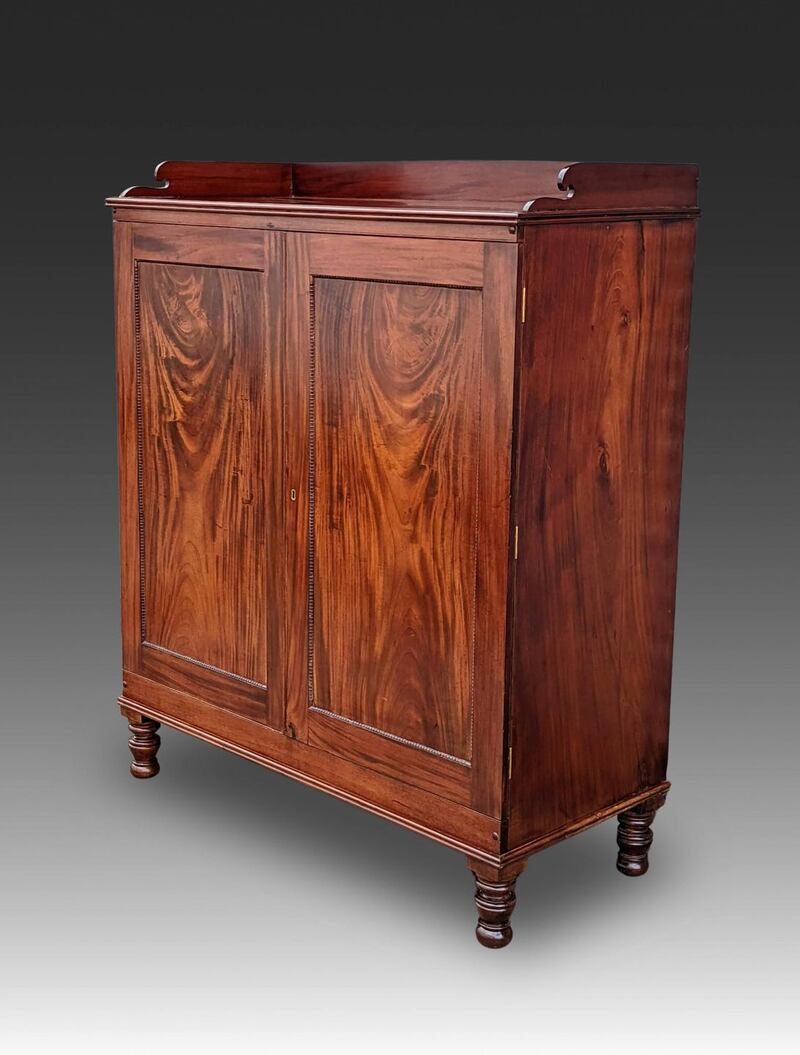 Restored Georgian dwarf linen press €900-€1,200 Hegarty’s of Bandon