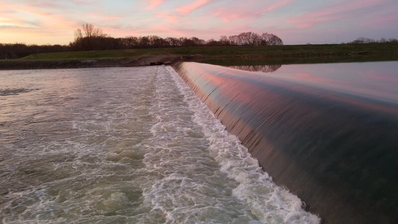 Discussions are ongoing with a view to turning this low-head dam in South Dayton, Ohio, into the centre piece of a broader river recreation facility.