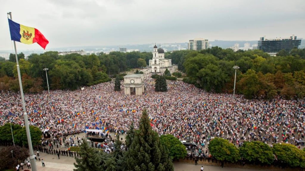 Protesters gather at the main square in Chisinau yesterday: about 15,000 people were believed to have joined the demonstration demanding the dismissal of several public servants, the president, speaker and prime minister and the return of stolen money from banks. Photograph: Dumitru Doru/EPA