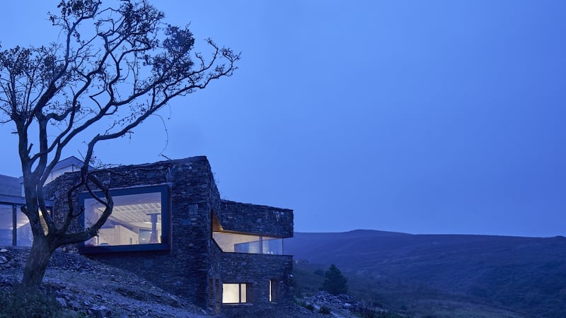 A Restorative Rural Retreat for Sartfell in the Isle of Man by Foster Lomas