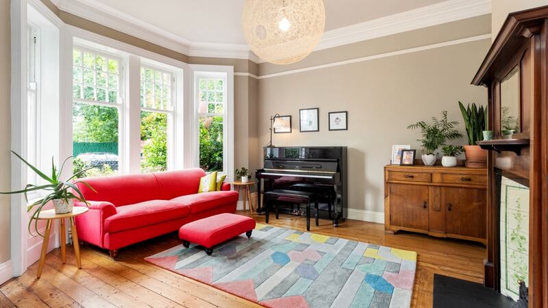 Front reception room with bay window