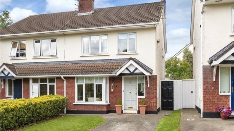 19 Glencairn Lawn, Leopardstown, Dublin 18.