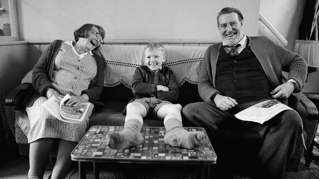 Judi Dench, Jude Hill and Ciarán Hinds in Belfast