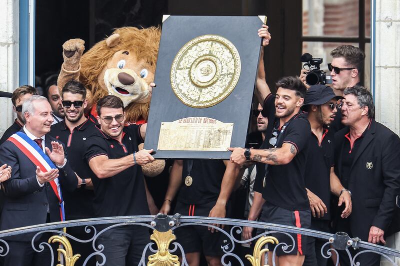 Toulouse's  Antoine Dupont and Romain Ntamack hold the Bouclier de Brennus trophy aloft on the Place du Capitole in Toulouse after the club's French Top 14 success last year. Photograph: Charly Triballeau/AFPvia Getty Images