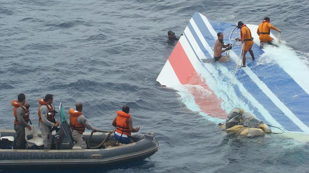 Salvage teams working to retrieve debris from the wreckage of Air France flight 447 off the coast of Brazil in 2009. Source: Forca Aerea Brasileira via Bloomberg News