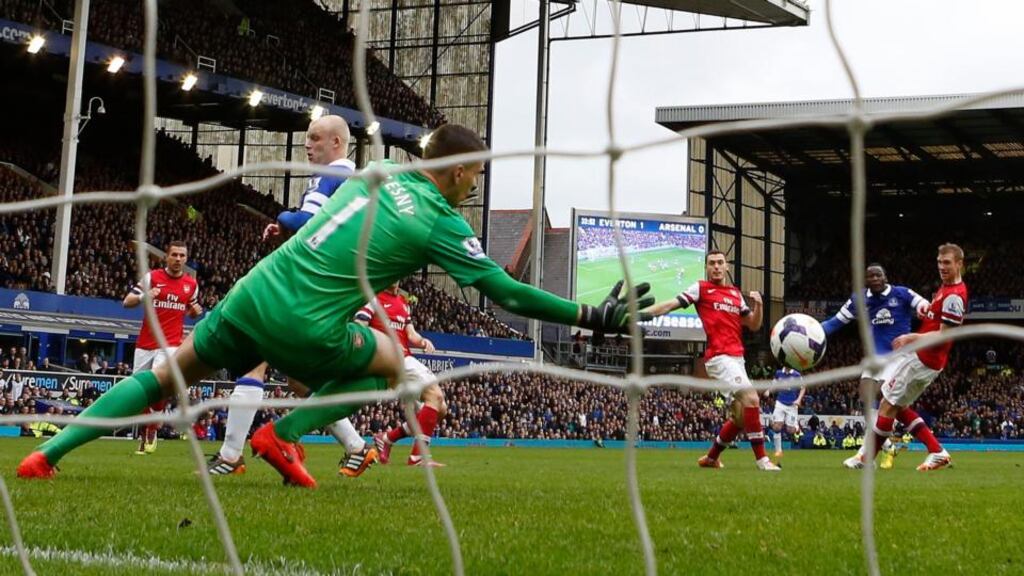 Everton’s Romelu Lukaku (2nd right) sscores the second against  Arsenal   at Goodison Park.  Photograph: Darren Staples / Reuters