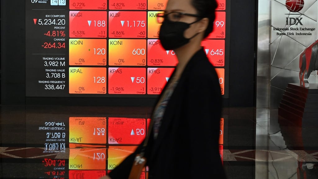 The Irish stock market slumped on Monday – bringing its losses over 11 days of trading to €22.7 billion – with share prices tumbling globally as a stand-off between Saudi Arabia and Russia triggered a 30 per cent oil price crash.