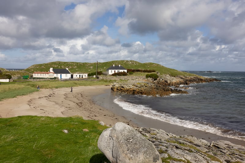 Trá an Dumhaigh, in aice le Carraig Airt, Contae Dhún na nGall. Grianghraf: Joe Dunne