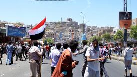 Yemen’s Houthi close in on president’s base as Saudi Arabia builds up troops