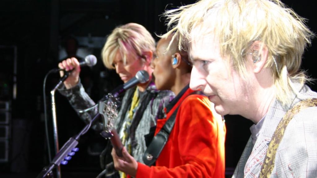 Gerry Leonard (on right) playing live with David Bowie