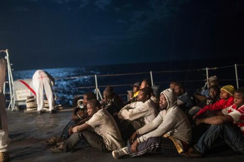 Italian navy to continue refugee rescue mission