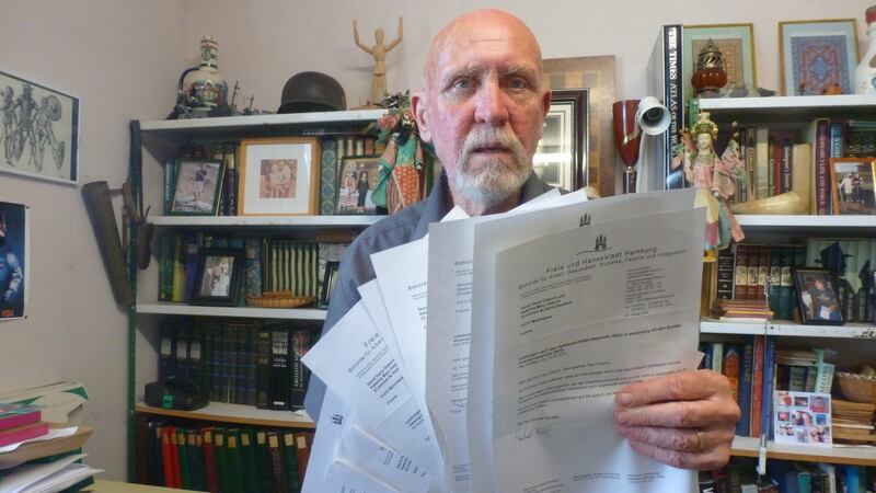 David Osborn, Oisín’s father, with all the letters from the Hamburg prosecutor in the last three years. There is still no resolution in sight.