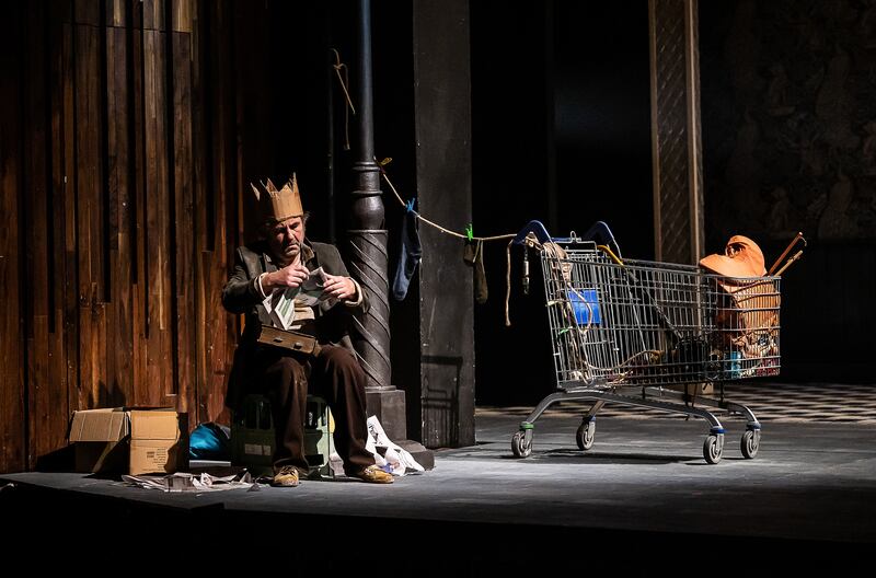 Lorcan Cranitch as the narrator in Lalla- Roukh by Félicien David. Photograph: credit: Copyright Clive Barda/ArenaPAL