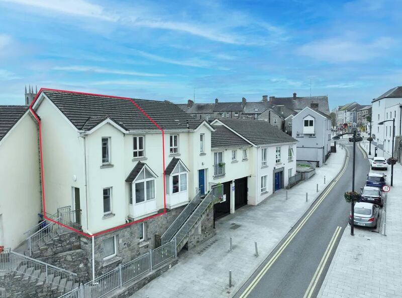 This Navan apartment has been recently upgraded with a newly fitted kitchen and bathroom