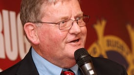Tributes paid to former Irish outhalf Barry McGann who died at the weekend aged 77