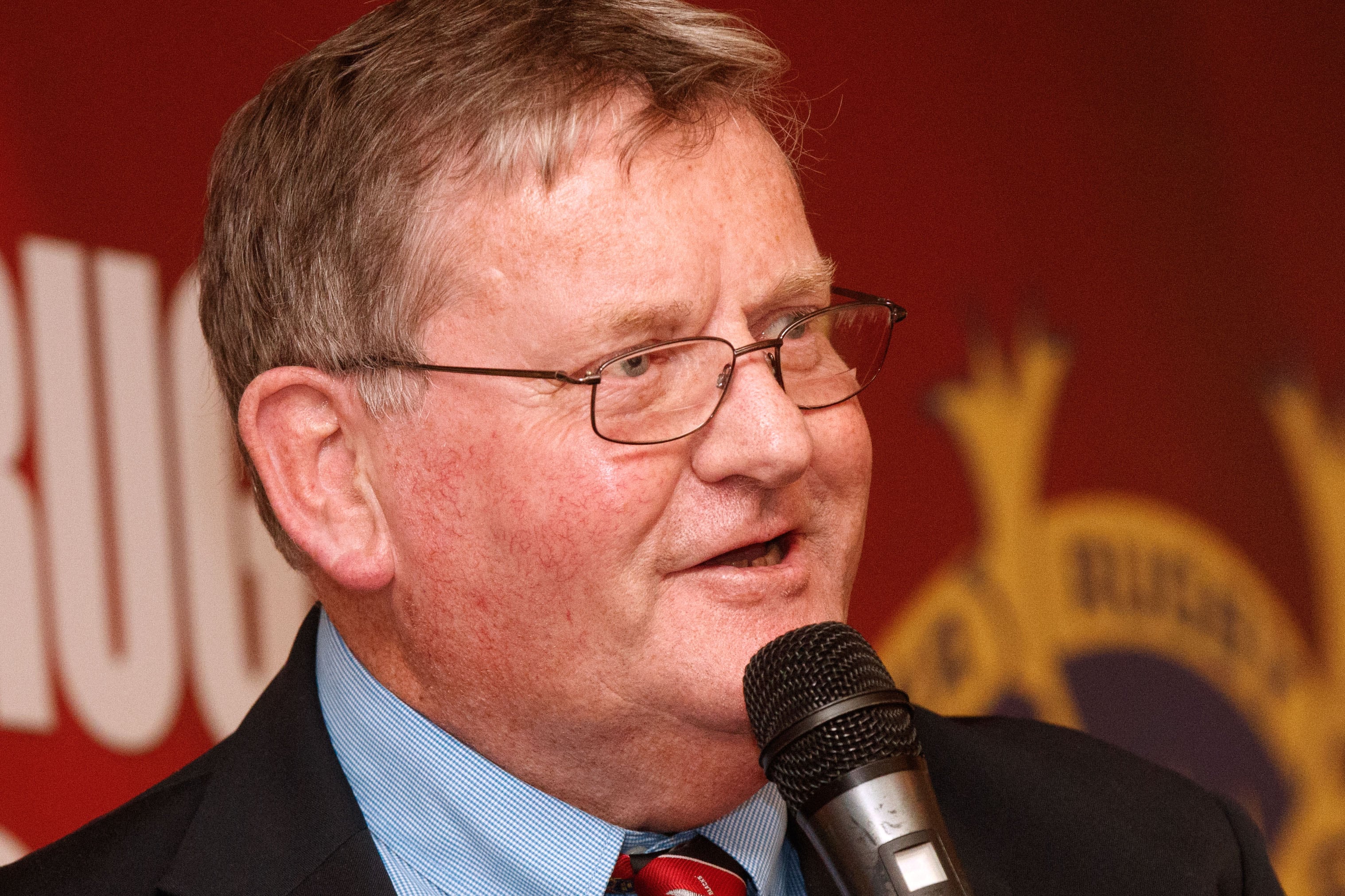Tributes paid to former Irish outhalf Barry McGann who died at the weekend aged 77