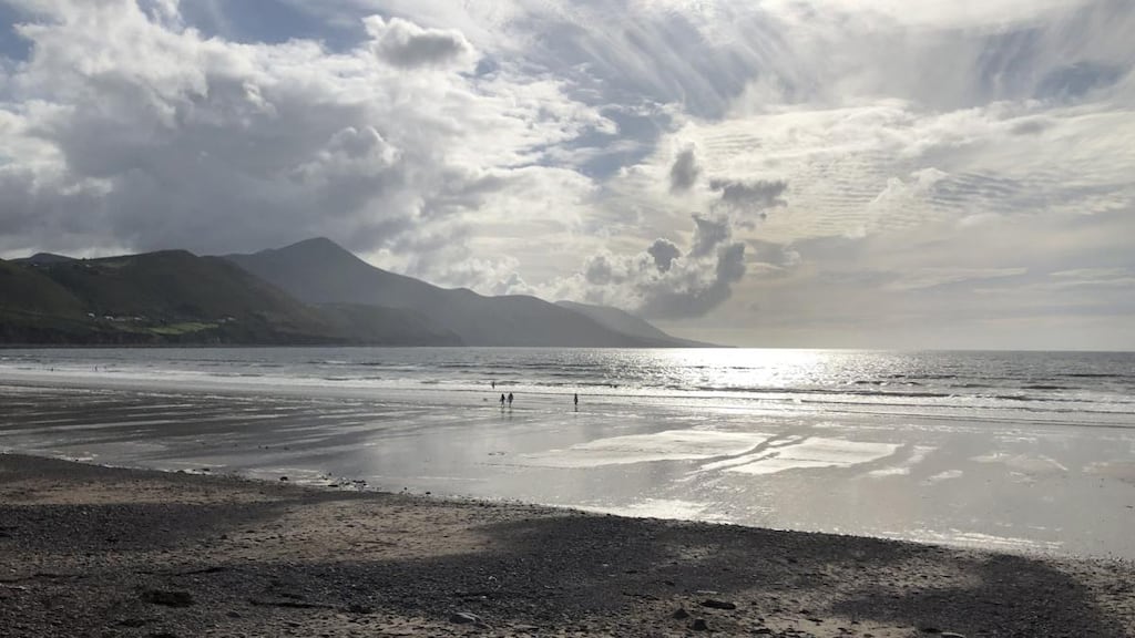 Rossbeigh Strand: a breathtaking experienc