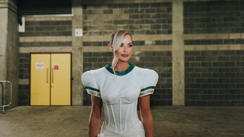 Lyra: ‘I don’t smoke and I cut out all drink when I’m going on a tour to mind my voice. And there I was, throwing up in a toilet’