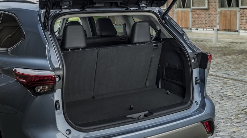 Toyota Highlander boot