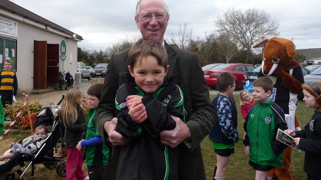 Jack Charlton with Derek Evans’s grandson Jamie, at Swords Celtic FC grounds, Dublin, in 2010. Jack had rushed from launching the Irish Expo angling show to help out with launch of club’s new facilities.