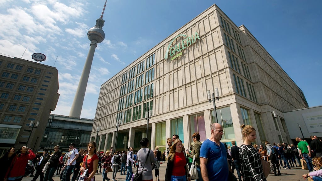 The investigation centres on the flow of information ahead of a Metro announcement in 2016 about plans to separate its wholesale and food business from its consumer electronics chain.