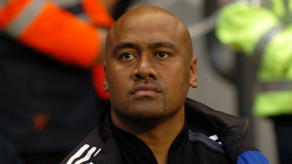 Jonah Lomu is likely to have died from a blood clot formed during a long-haul flight, says former All Blacks doctor John Mayhew. Photograph: PA