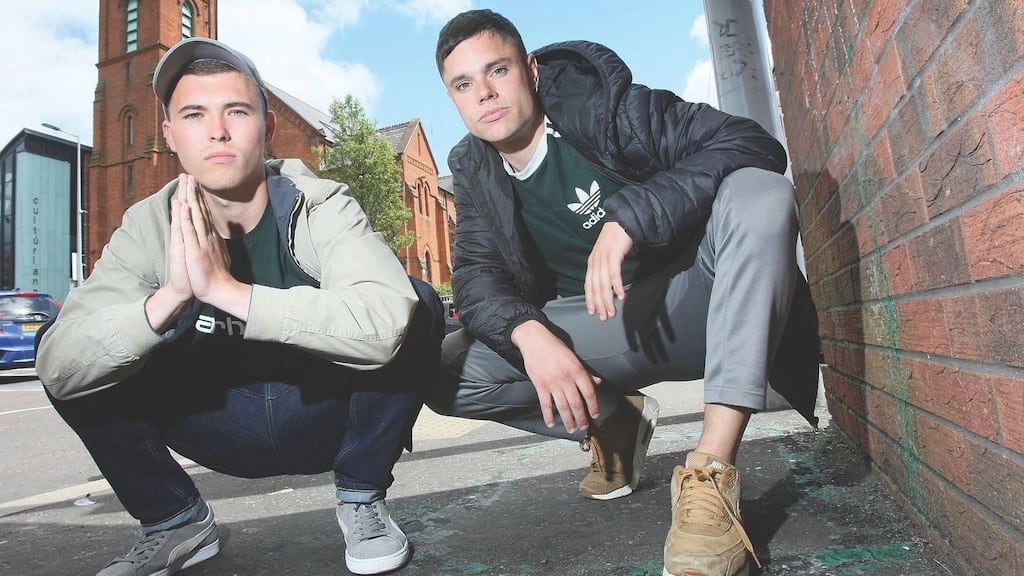 Gael gáire: Kneecap