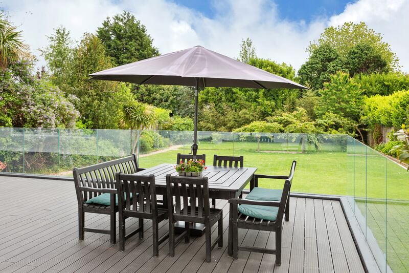 Deck of 69sq m with composite flooring and glass panels