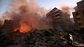 Israeli air strikes shake Beirut