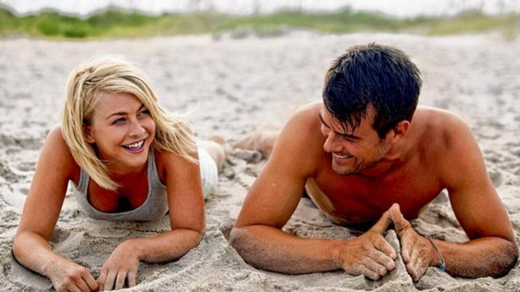 Julianne Hough and Josh Duhamel in Safe Haven