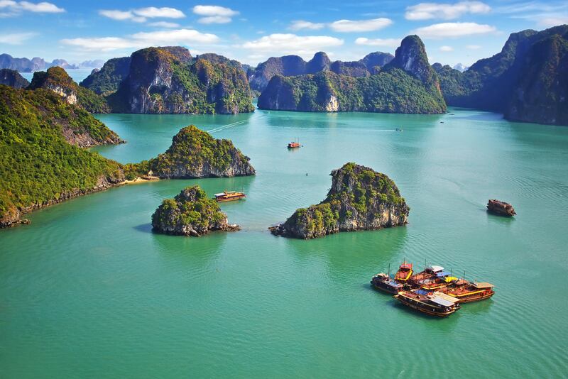 Experience a cruise around Ha Long Bay, Vietnam