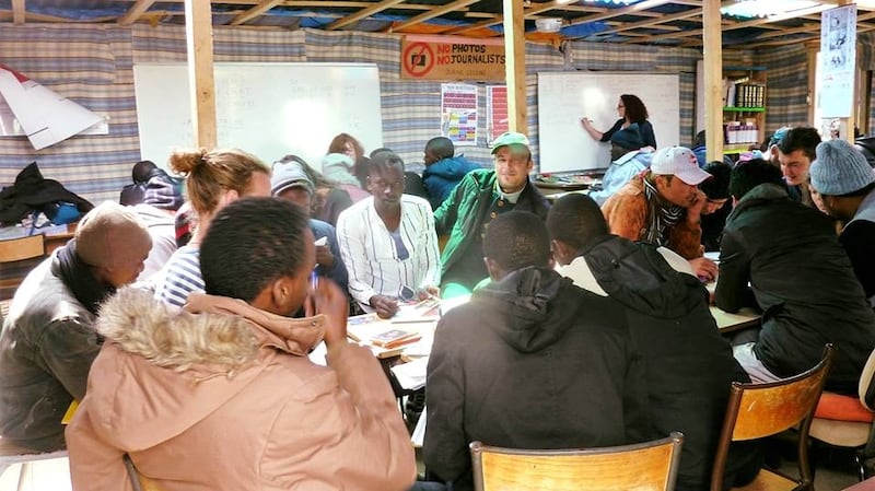 L’École Laïque du Chemin des Dunes in Calais which the reading event is in aid of.