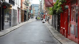 Outdoor dining ban for Temple Bar criticised as ‘ludicrous’