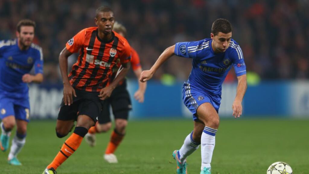 Fernandinho (left), seen here in action against Chelsea for Shakhtar Donetsk, is hoping for a move to Man City. Photograph: Getty Images