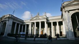 Investors waiting out deadlock in US