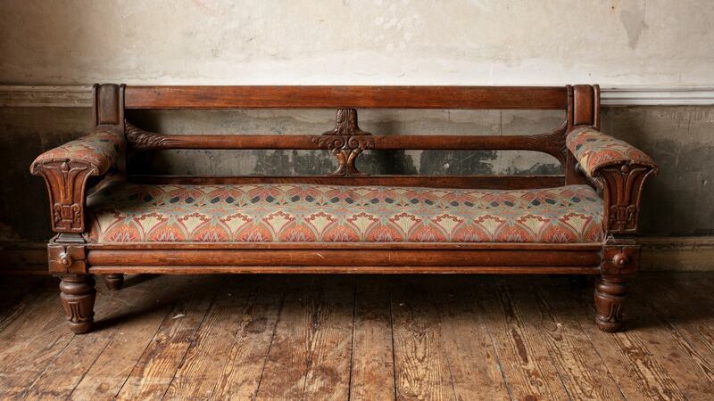 Art Nouveau settee €2,000–€4,000 at Adam’s