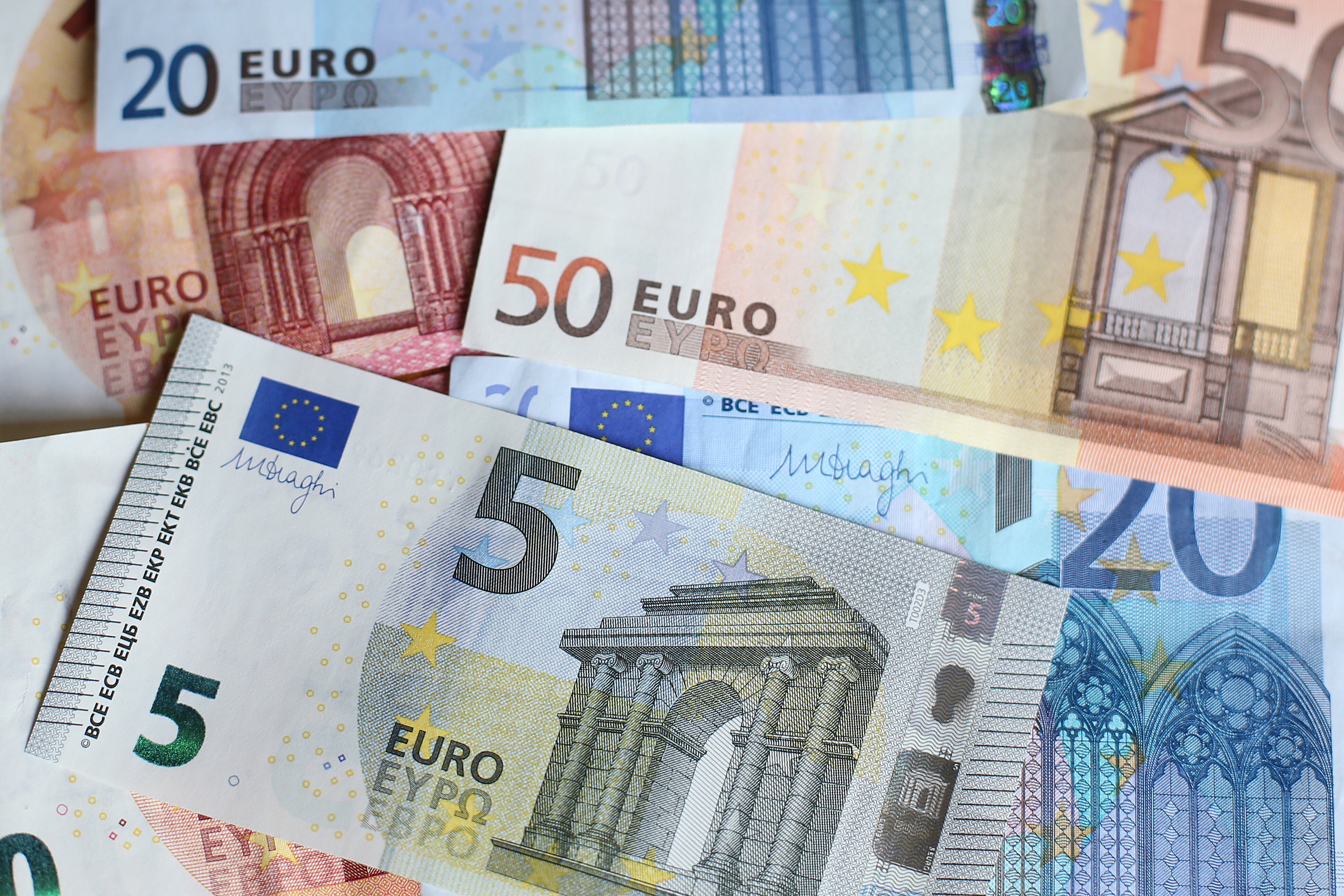 Irish people struggling with energy crisis costs more than others in EU