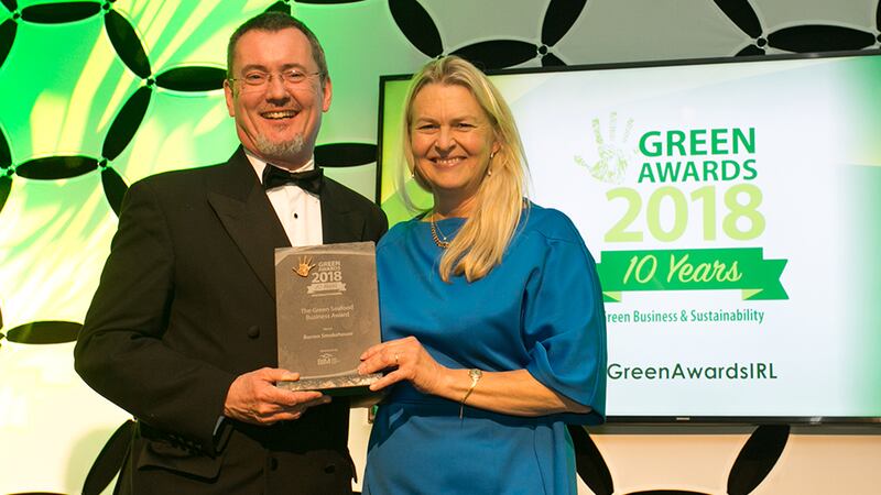 Jim O’Toole, CEO, BIM – Ireland’s Seafood Development Agency, presents The Green Seafood Business award to Birgitta Hedin-Curtin, Burren Smokehouse.