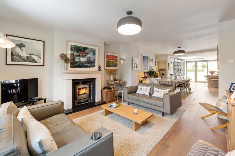 Livingroom/diningroom/kitchen