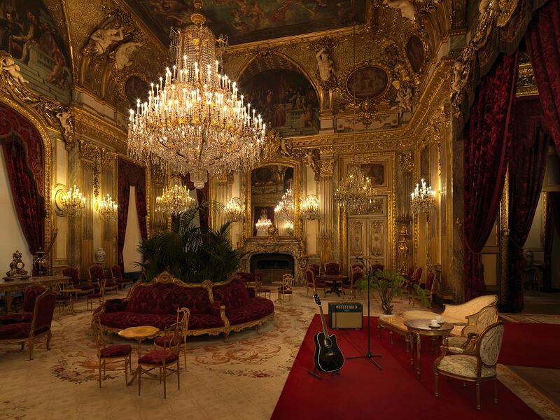 After dinner they will be treated to an intimate acoustic concert in Napoleon III’s lavish apartments.