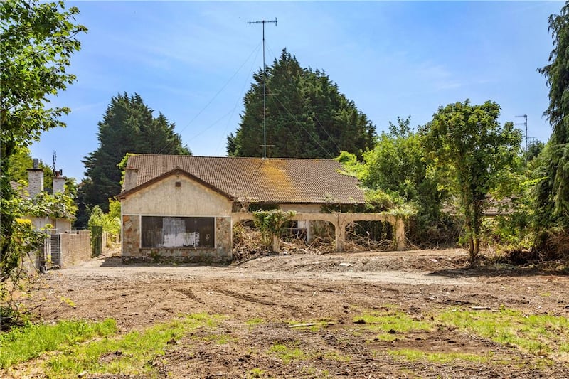 Villa Lisa sits on 0.573 acres with extensive private gardens